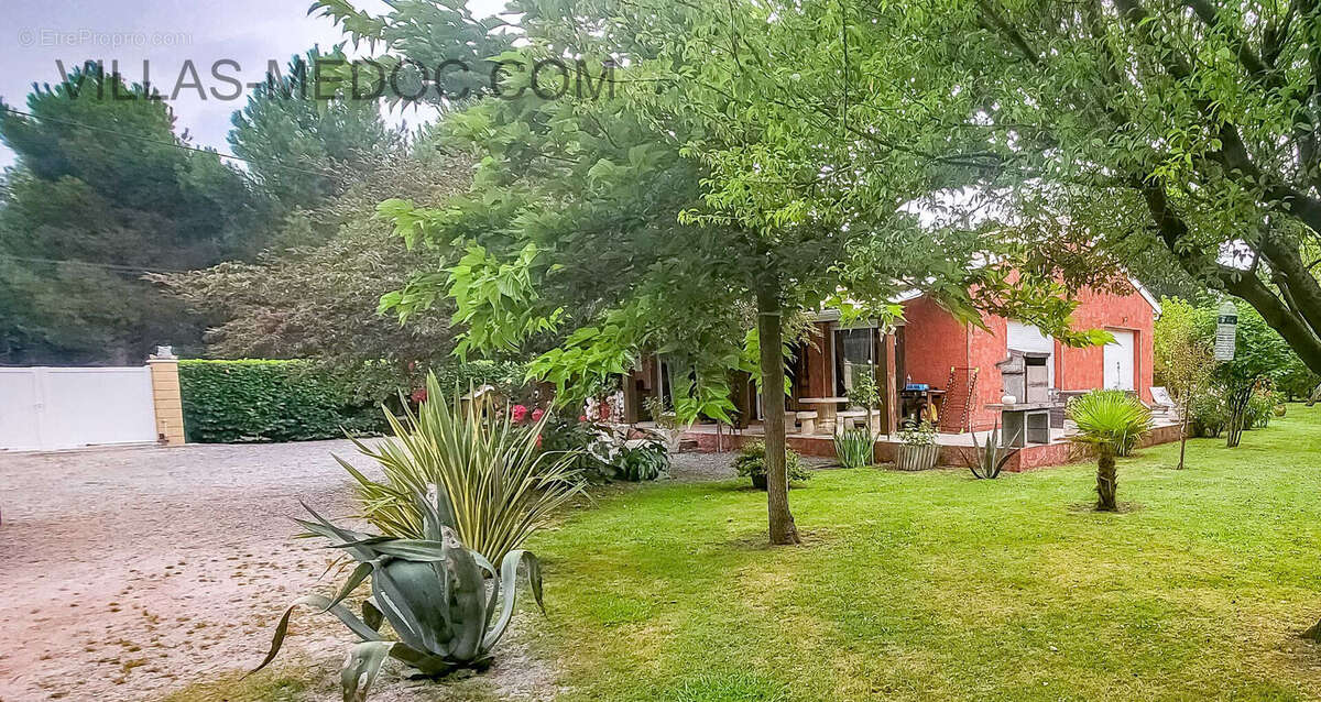 Maison à VENDAYS-MONTALIVET