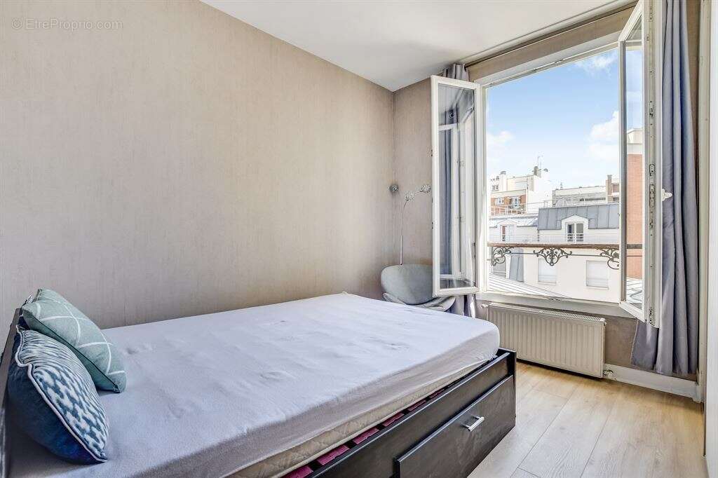 Appartement à PARIS-20E