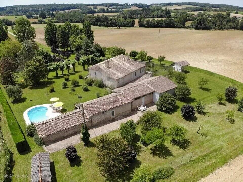 Maison à LAUZUN
