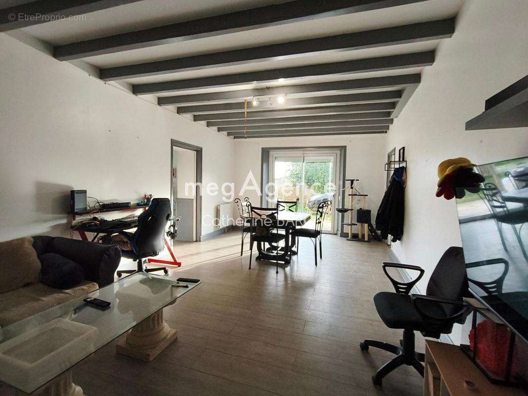 Maison à CHERVES-RICHEMONT