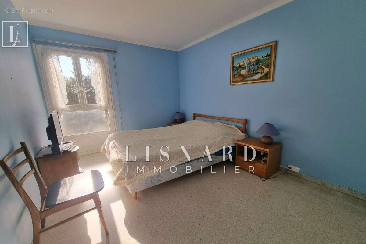 Appartement à VALLAURIS