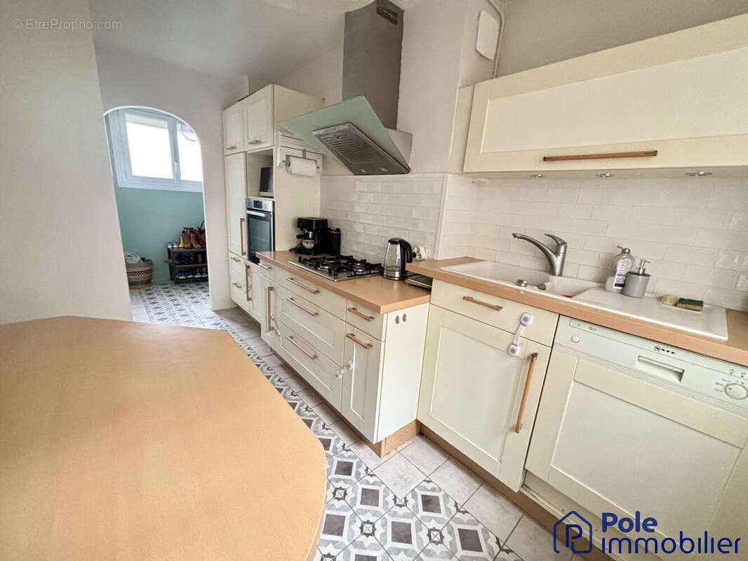 CAEN RIVE-DROITE MAISON- CUISINE AMENAGEE ET AMENAGEE  - Maison à CAEN