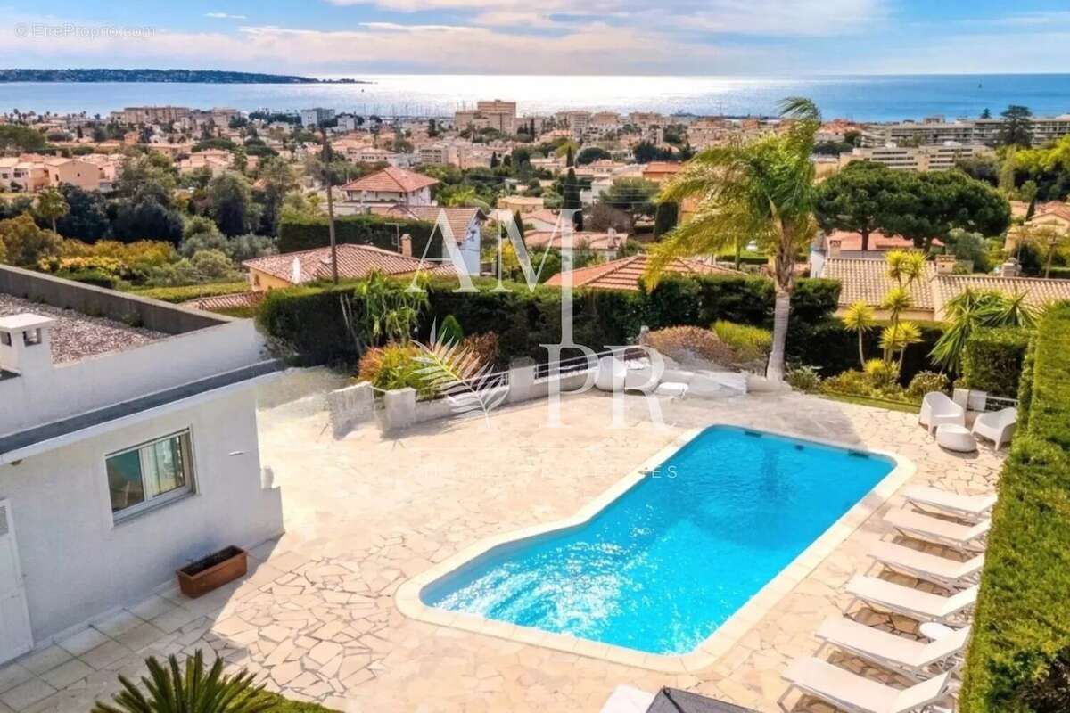 Maison à VALLAURIS