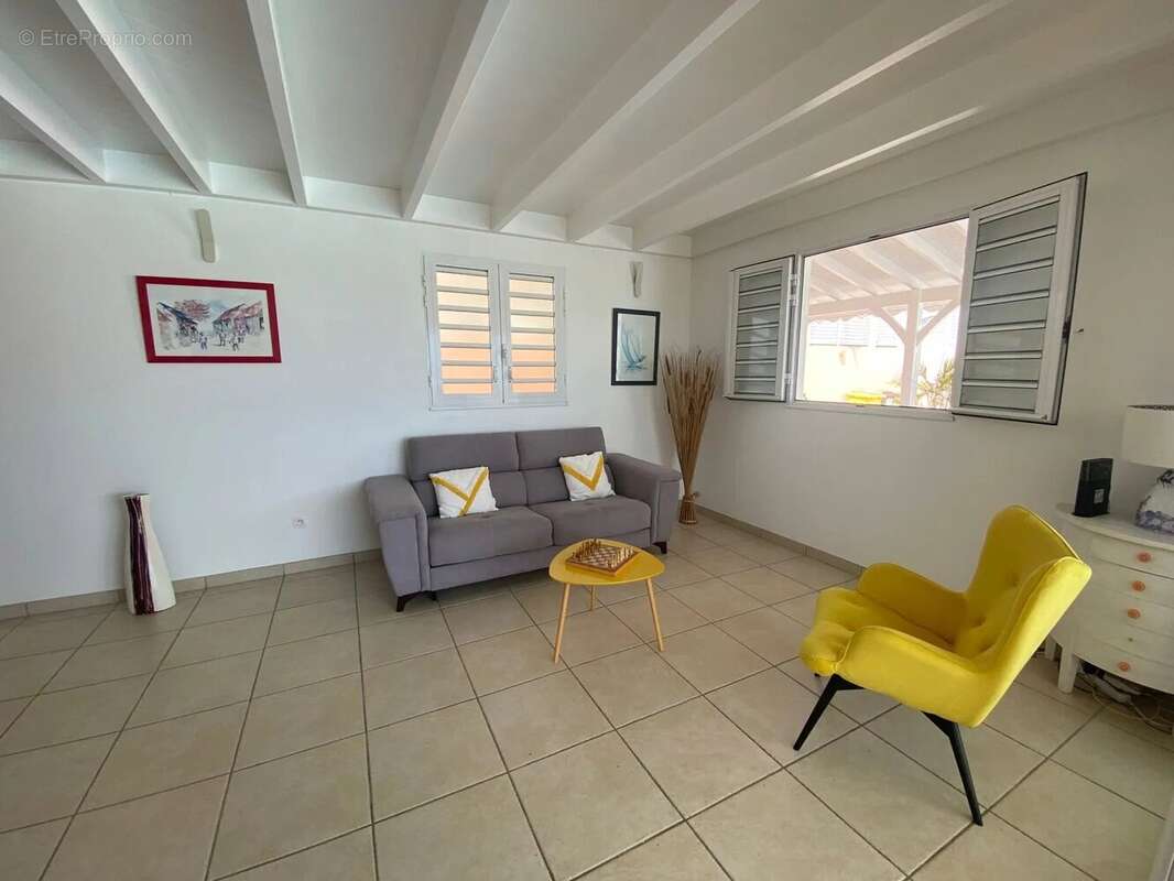 Maison à LES TROIS-ILETS