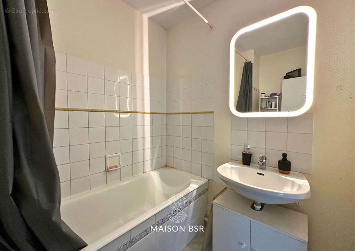Appartement T2 avec balcon, parking et cave - photo 6