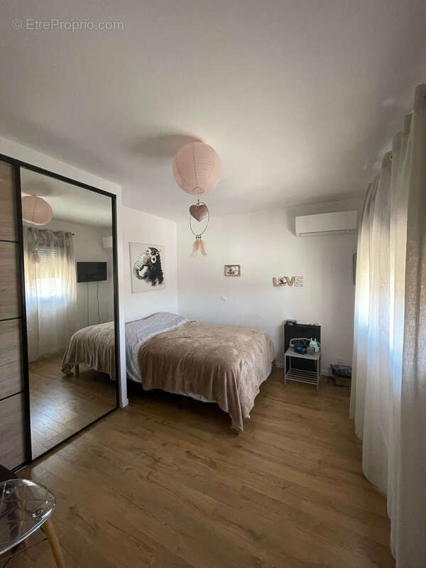À vendre à Troyes, maison contemporaine de 149m2, 4 chambres, piscine, terrain de 571m2. - photo 4