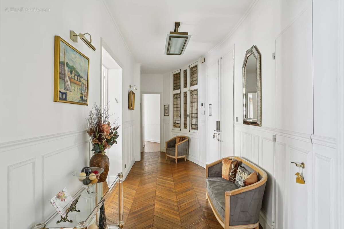 Appartement à PARIS-17E