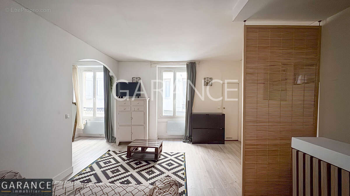 Appartement à PARIS-14E