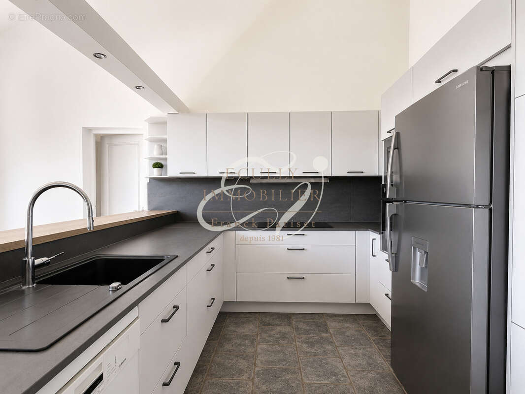 Appartement à NEUVILLE-SUR-SAONE