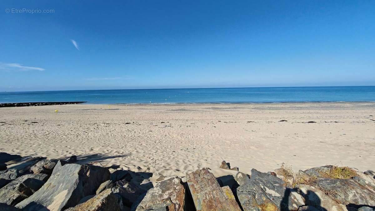 Appartement à DONVILLE-LES-BAINS