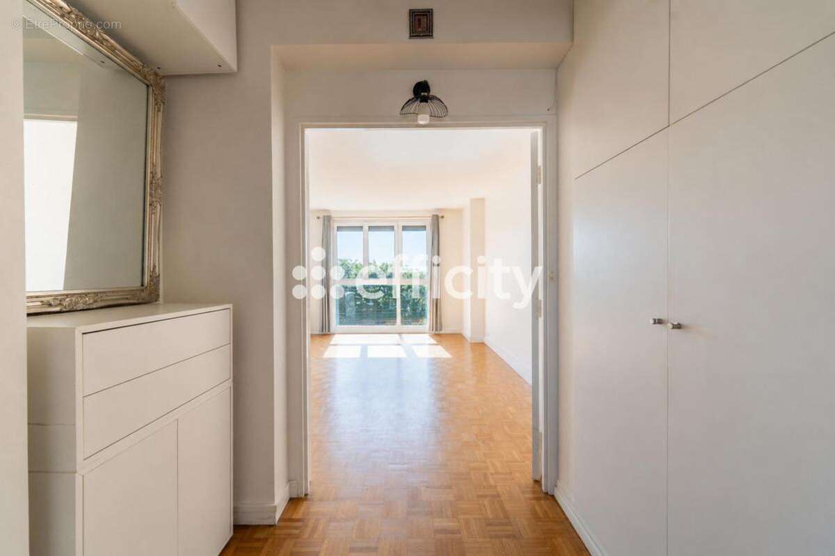Appartement à SURESNES