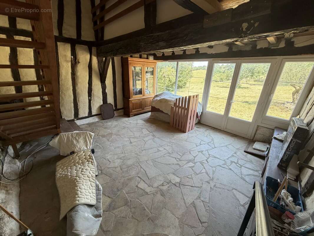Maison T5 de 219m2 habitables nichée sur les hauteurs gersoises dans un environnement calme - photo 7