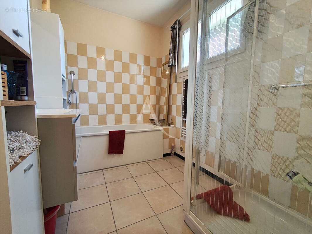 Maison à FONTCOUVERTE