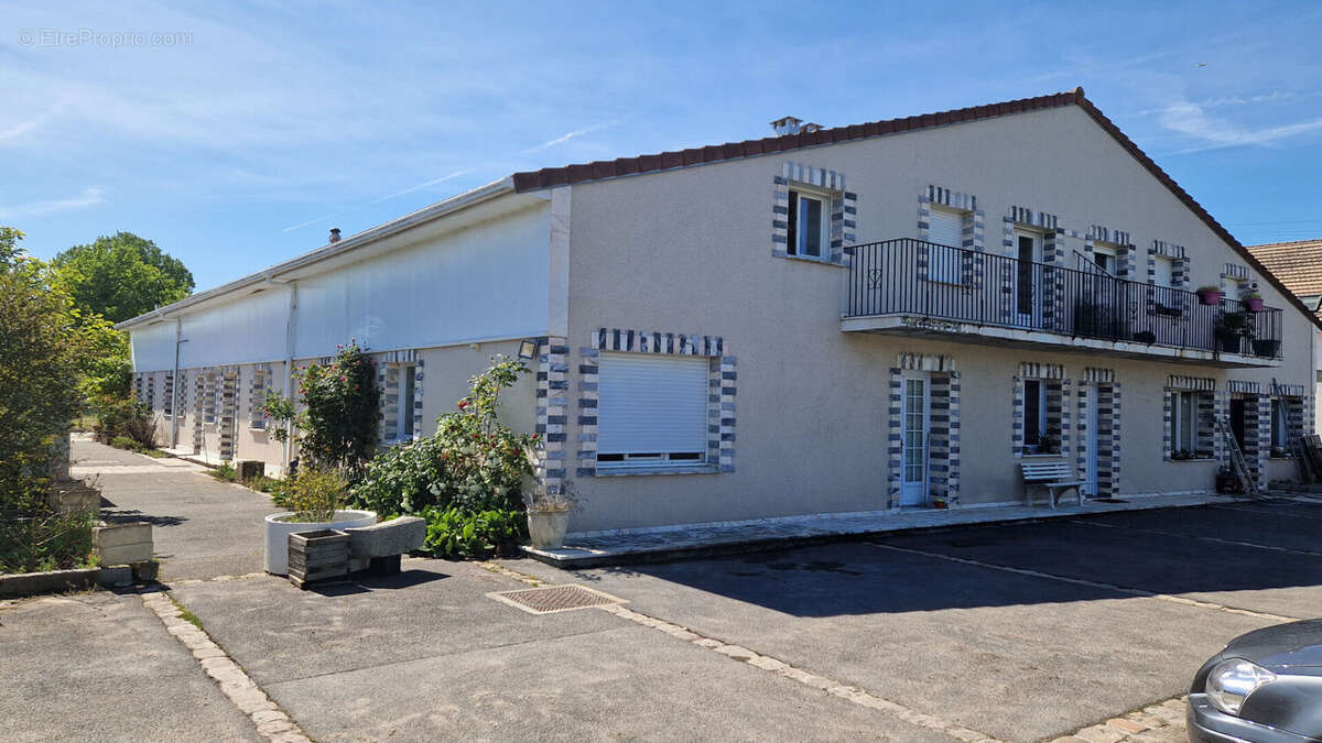 Appartement à VAUGRIGNEUSE