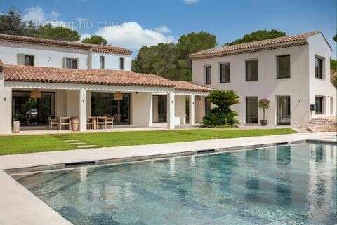 Maison à MOUGINS