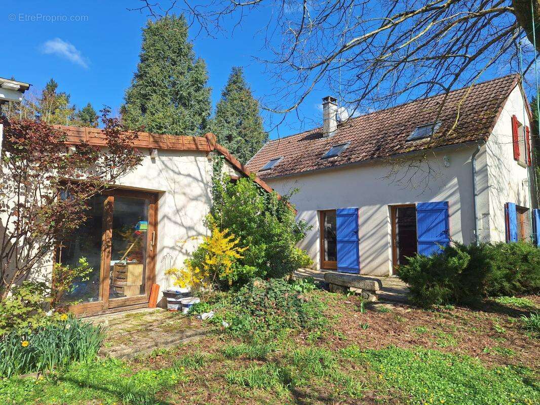 Maison à JALOGNES