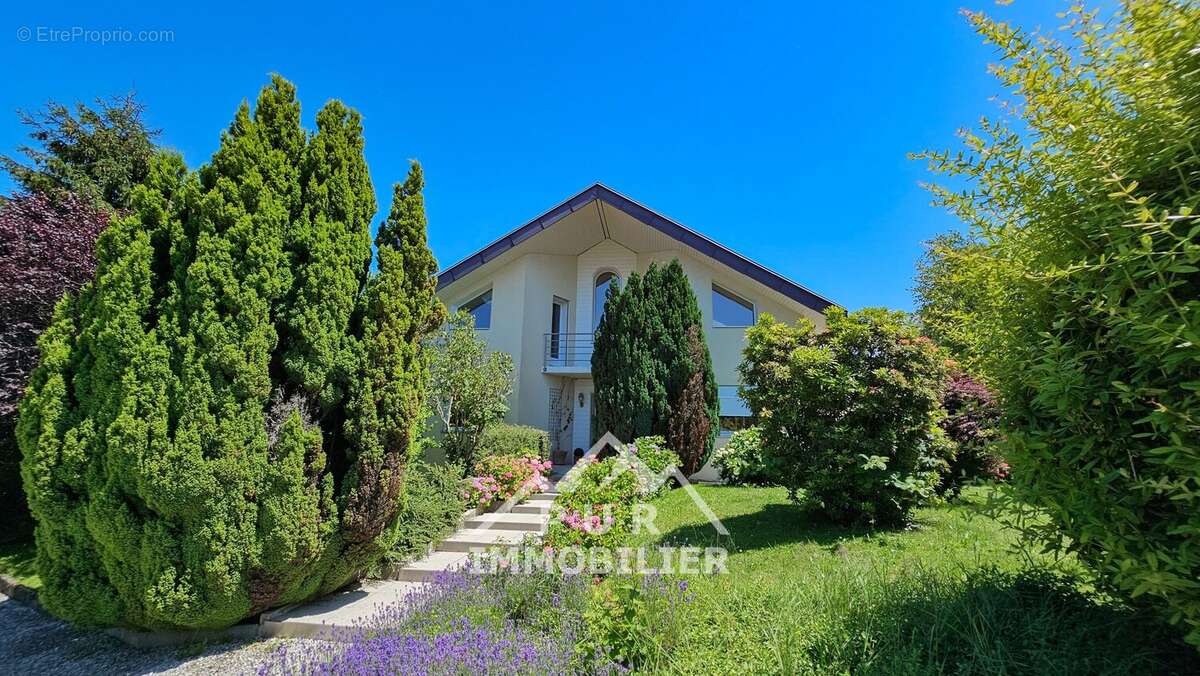 Maison à PERS-JUSSY