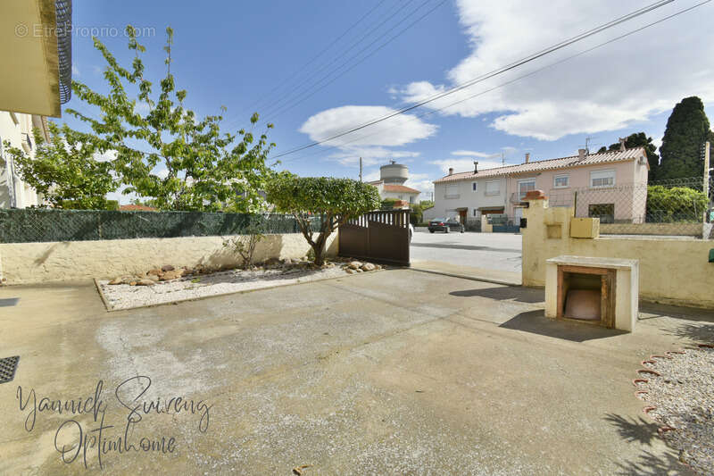 Maison à PEZILLA-LA-RIVIERE