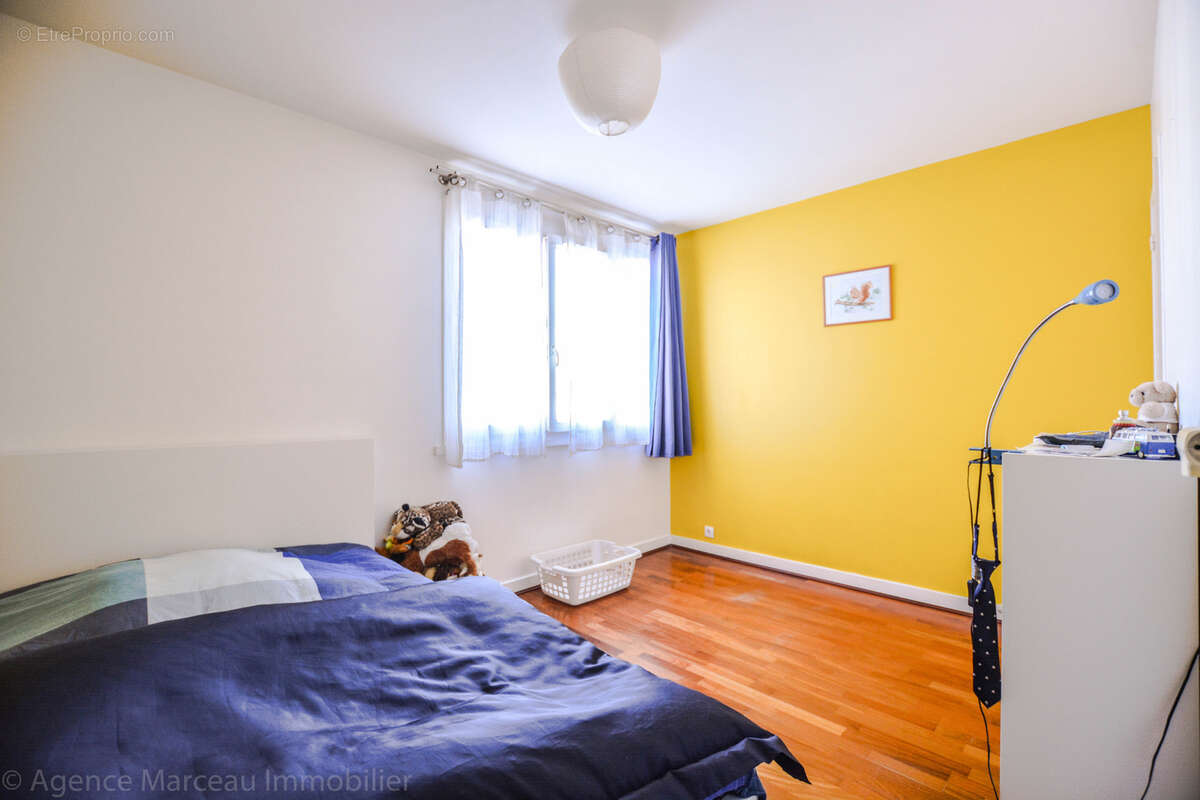 Appartement à COURBEVOIE