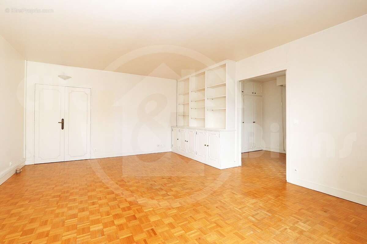 p1-06-2025 - Appartement à PARIS-15E