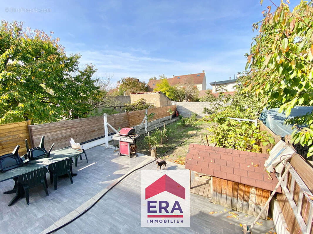 Maison à SARTROUVILLE