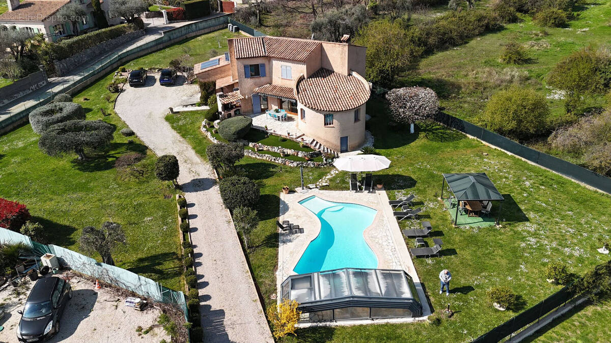 Maison à LA GAUDE