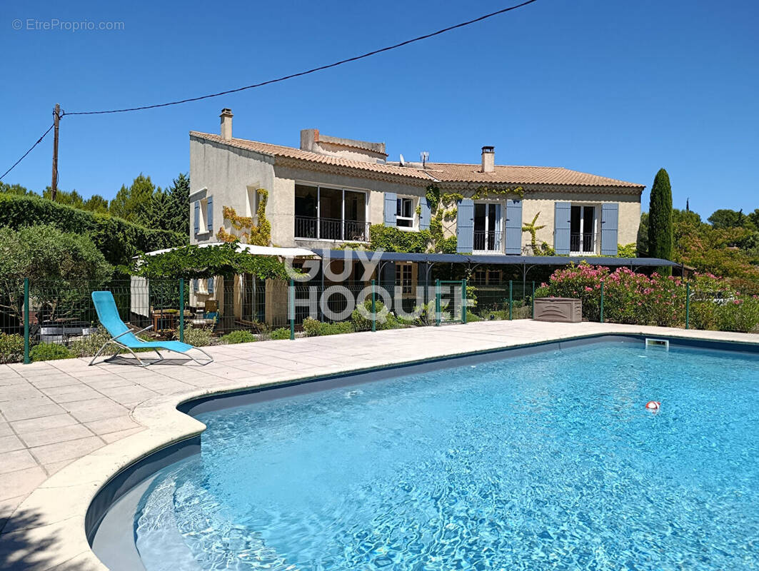 Maison à L'ISLE-SUR-LA-SORGUE