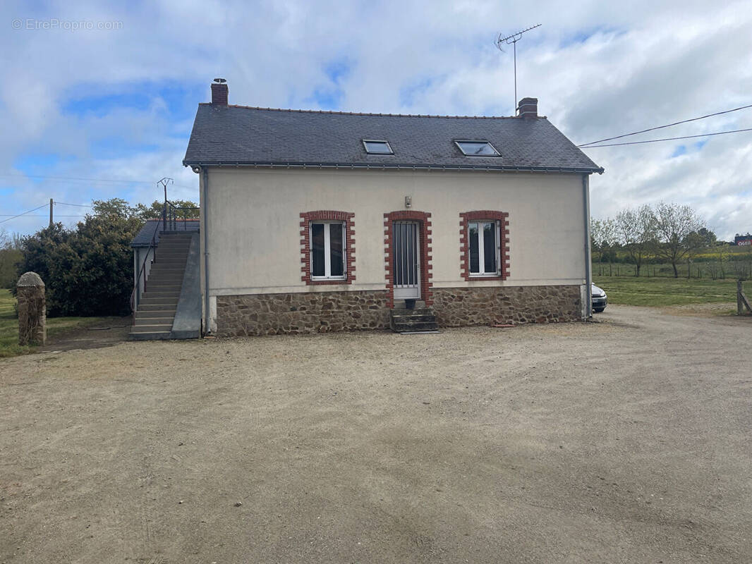 Maison à SAINT-MARS-DU-DESERT