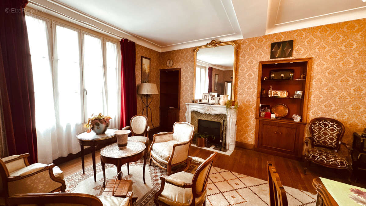 Maison à AVALLON