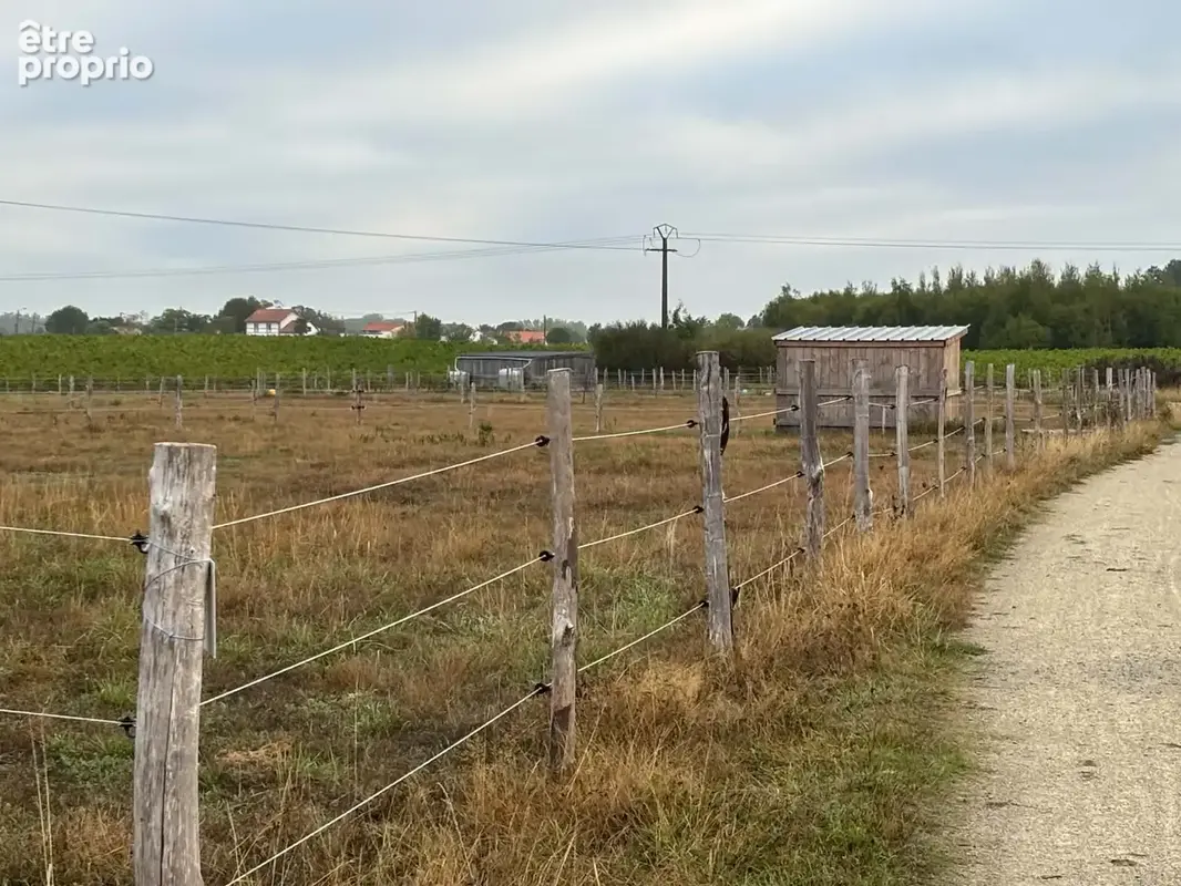 Terrain agricole avec petite ecurie - photo 2