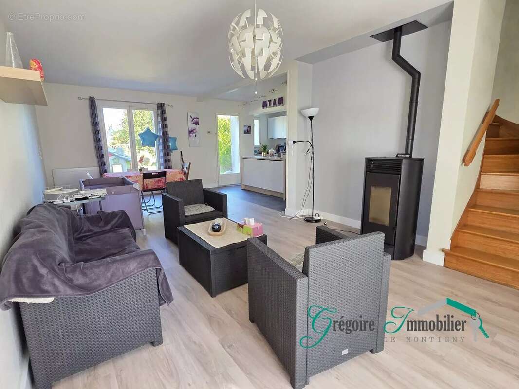 Maison à LA GENEVRAYE