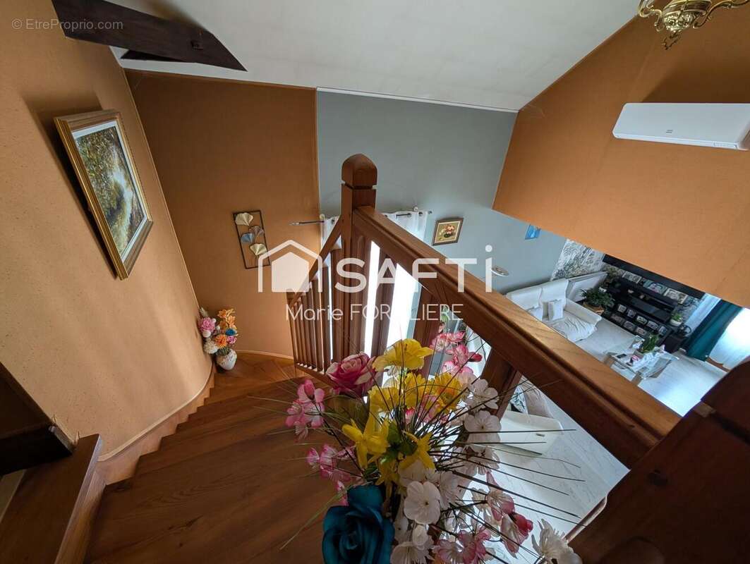 Maison 130 m² à Coutras  - photo 7