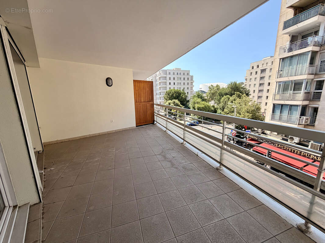 Appartement à MARSEILLE-8E