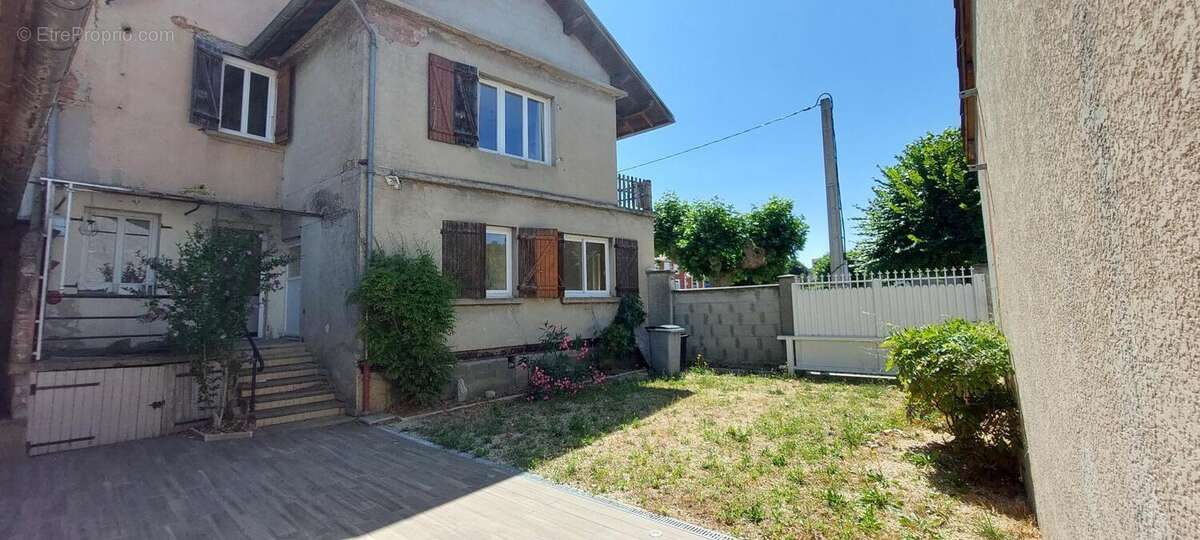 Maison 160 m² à Viriville  - photo 15