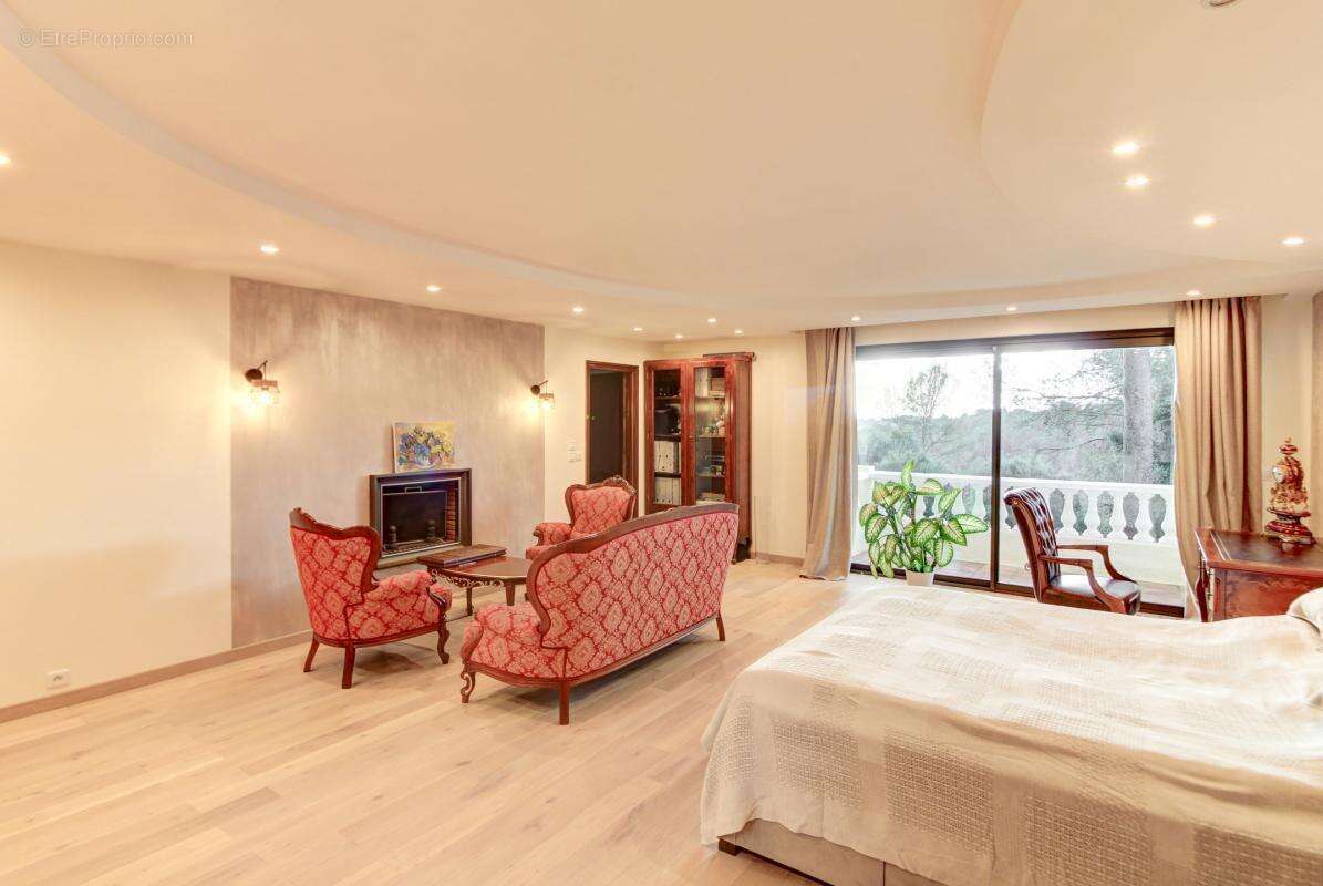 Maison à LA COLLE-SUR-LOUP