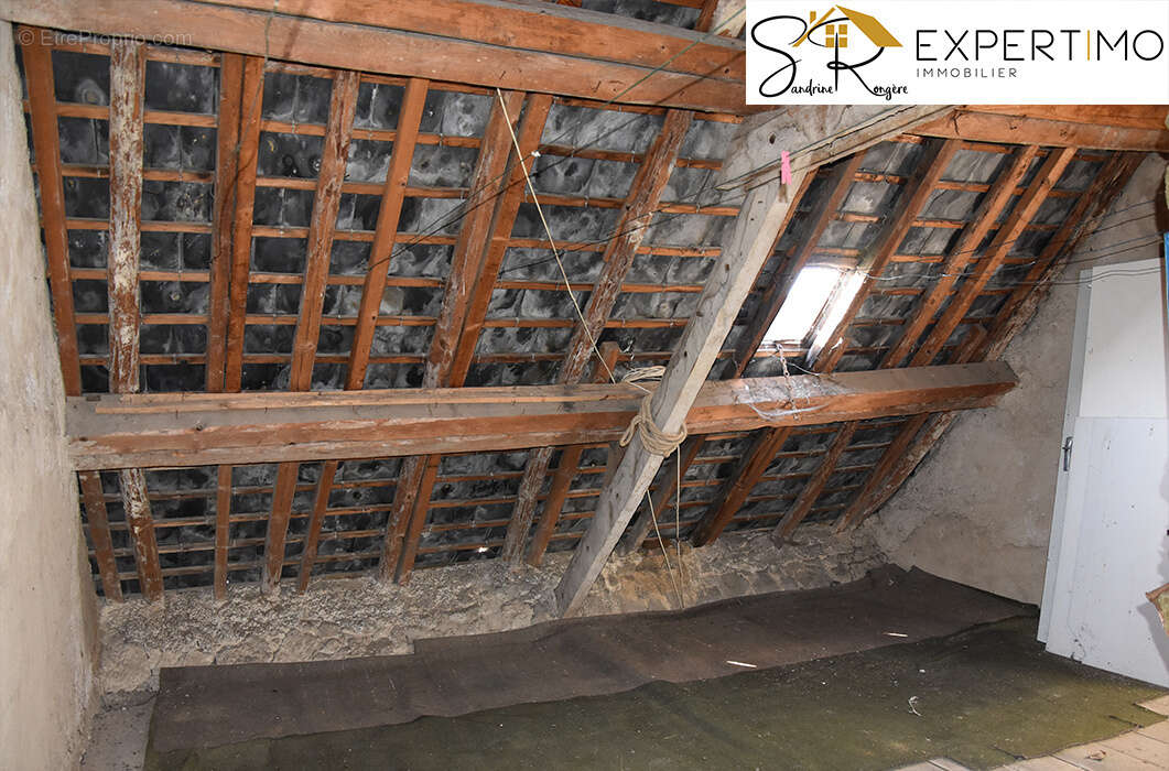 Maison à SAINT-GERVAIS-D'AUVERGNE