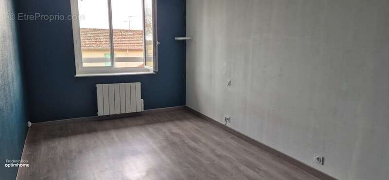 Appartement à NEUVILLE-LES-DAMES