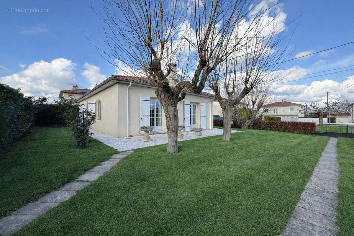 Maison à SAINT-SYLVESTRE-SUR-LOT