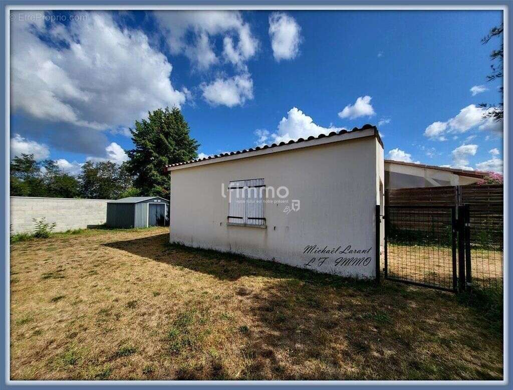 Maison à AMBARES-ET-LAGRAVE