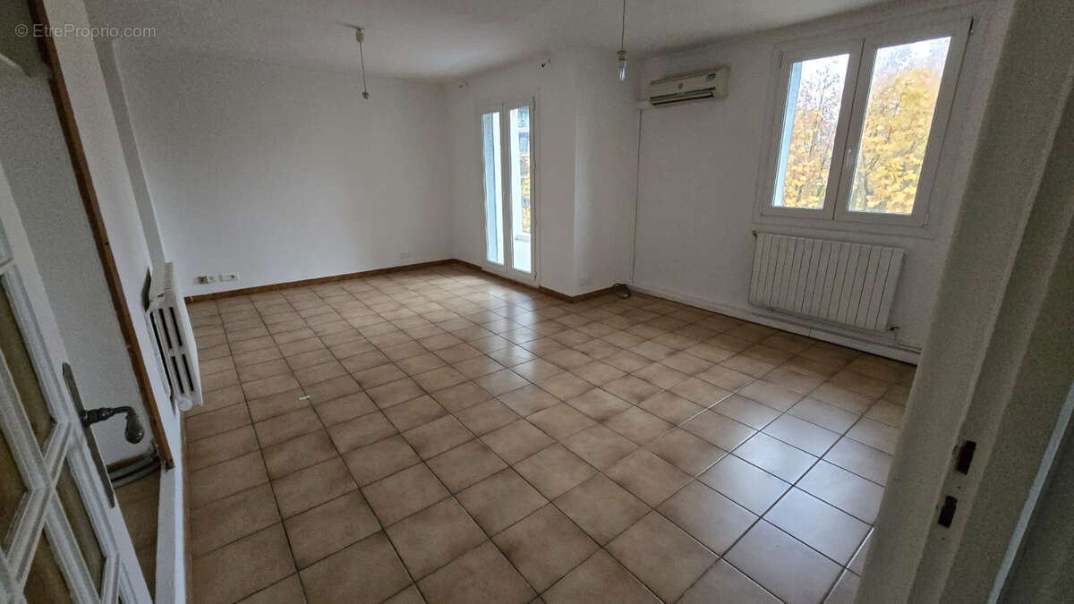 Appartement à MARSEILLE-15E