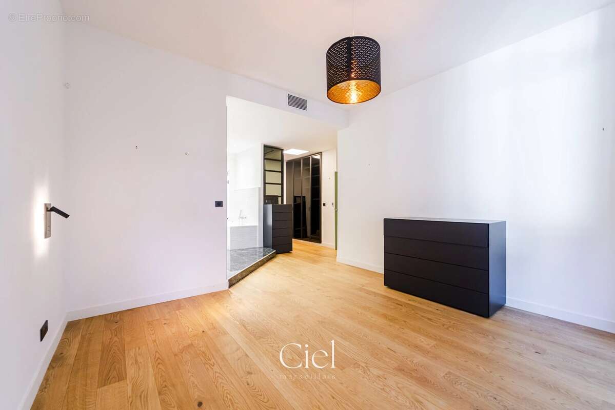 Appartement à MARSEILLE-8E