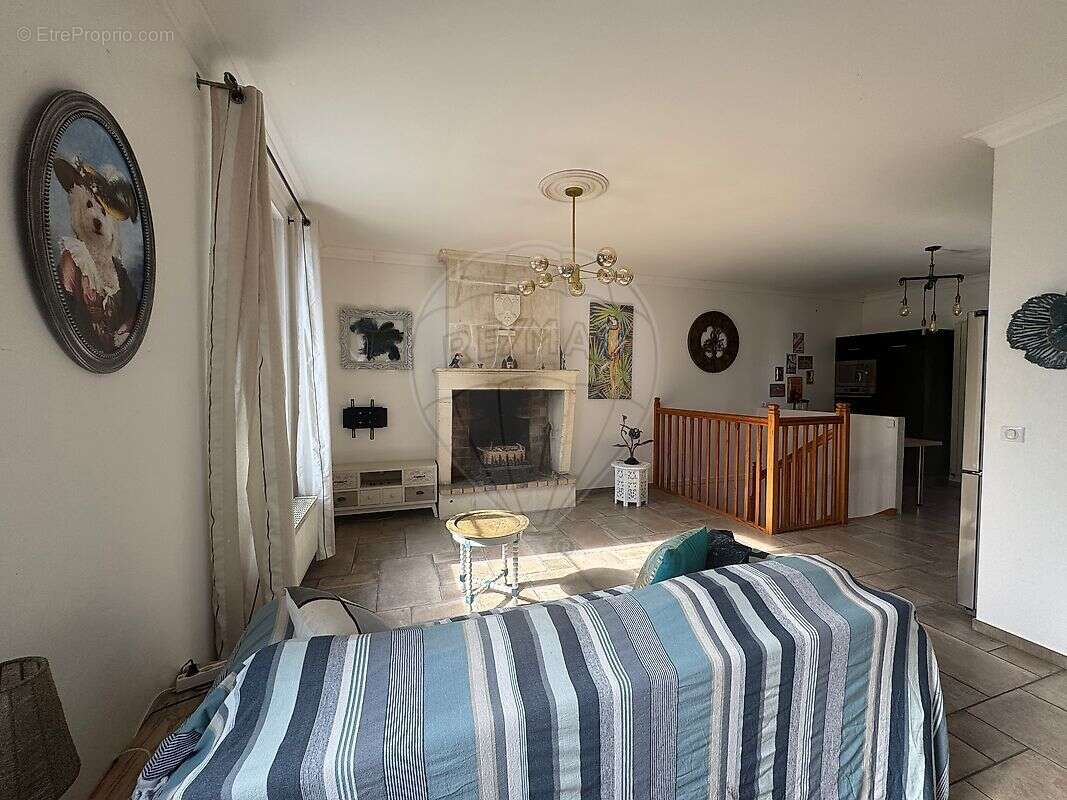 Maison à MESCHERS-SUR-GIRONDE