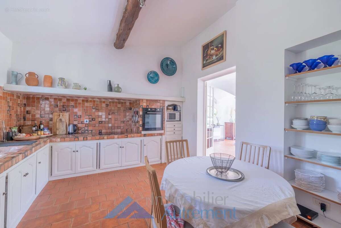 Maison à LE THOLONET
