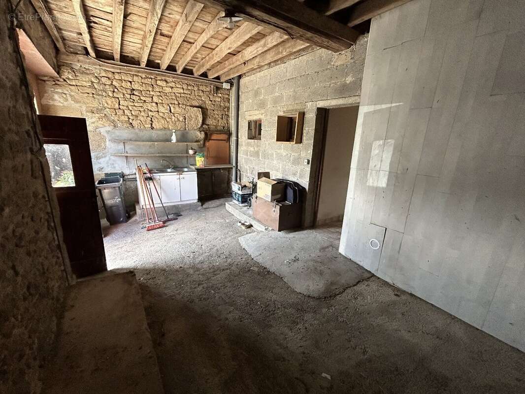 Maison à SAINT-GERMAIN-EN-COGLES