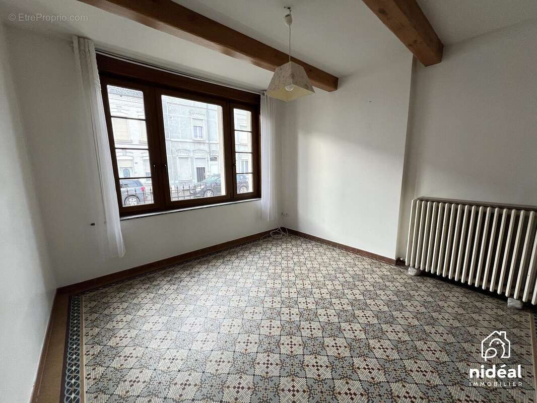 Maison à AULNOYE-AYMERIES