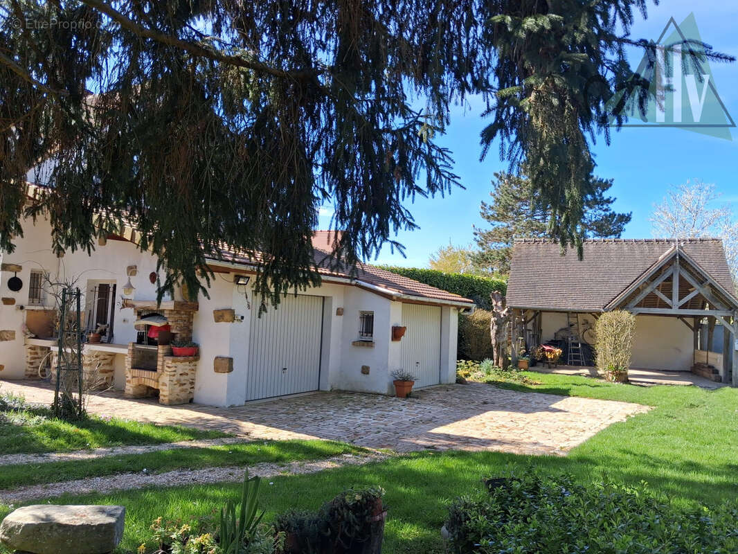 Maison à VILLENEUVE-LES-BORDES