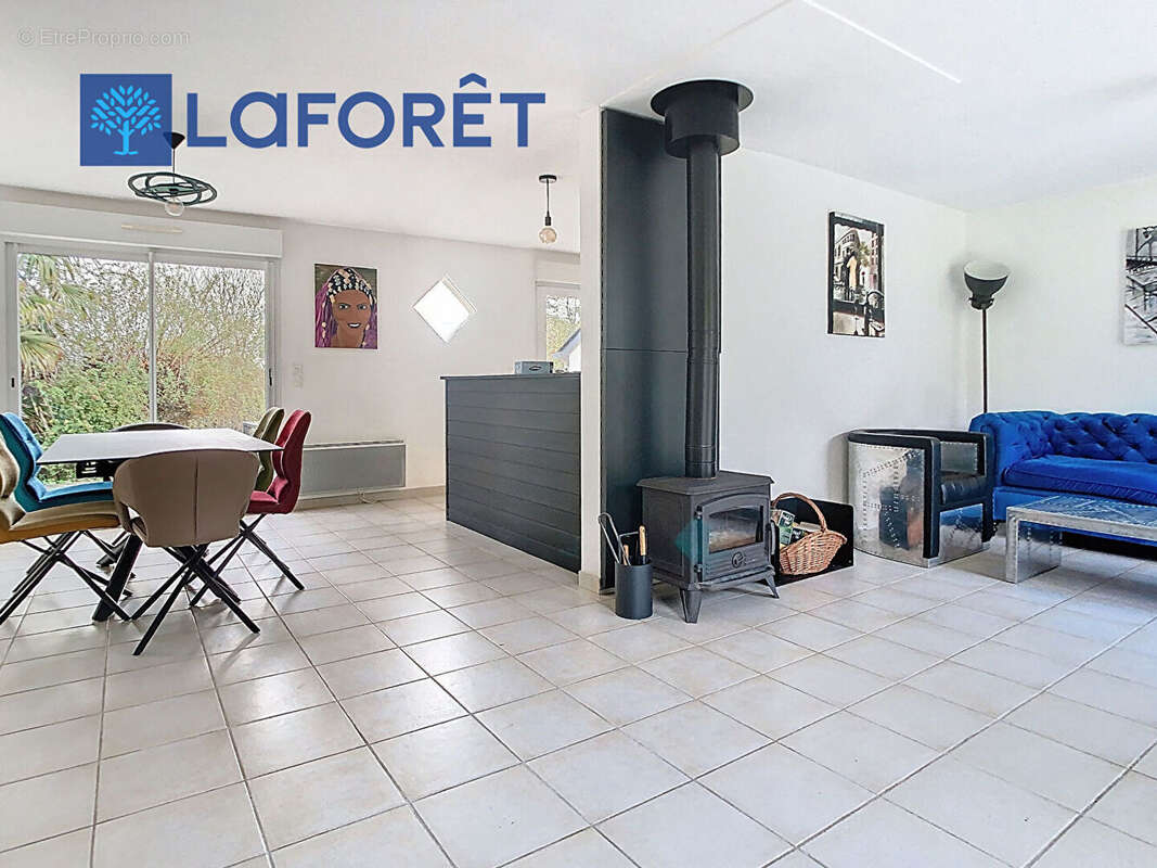 Maison à MUR-DE-BRETAGNE