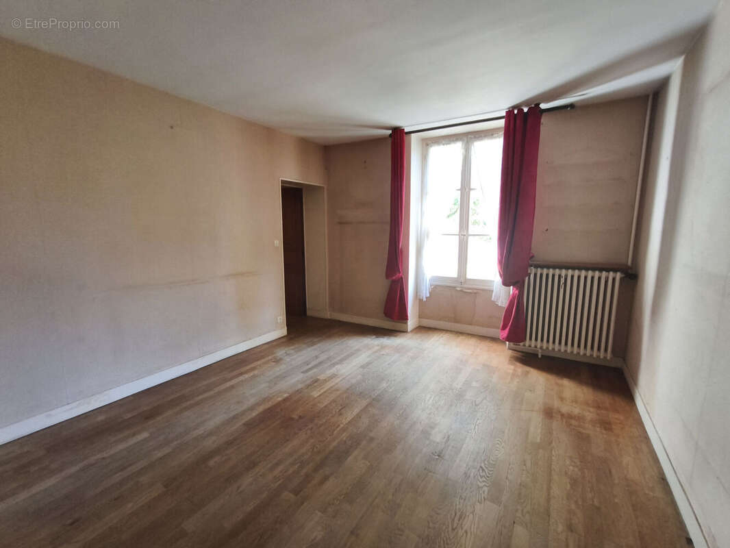 Photo 3 - Maison à LESCHEROLLES