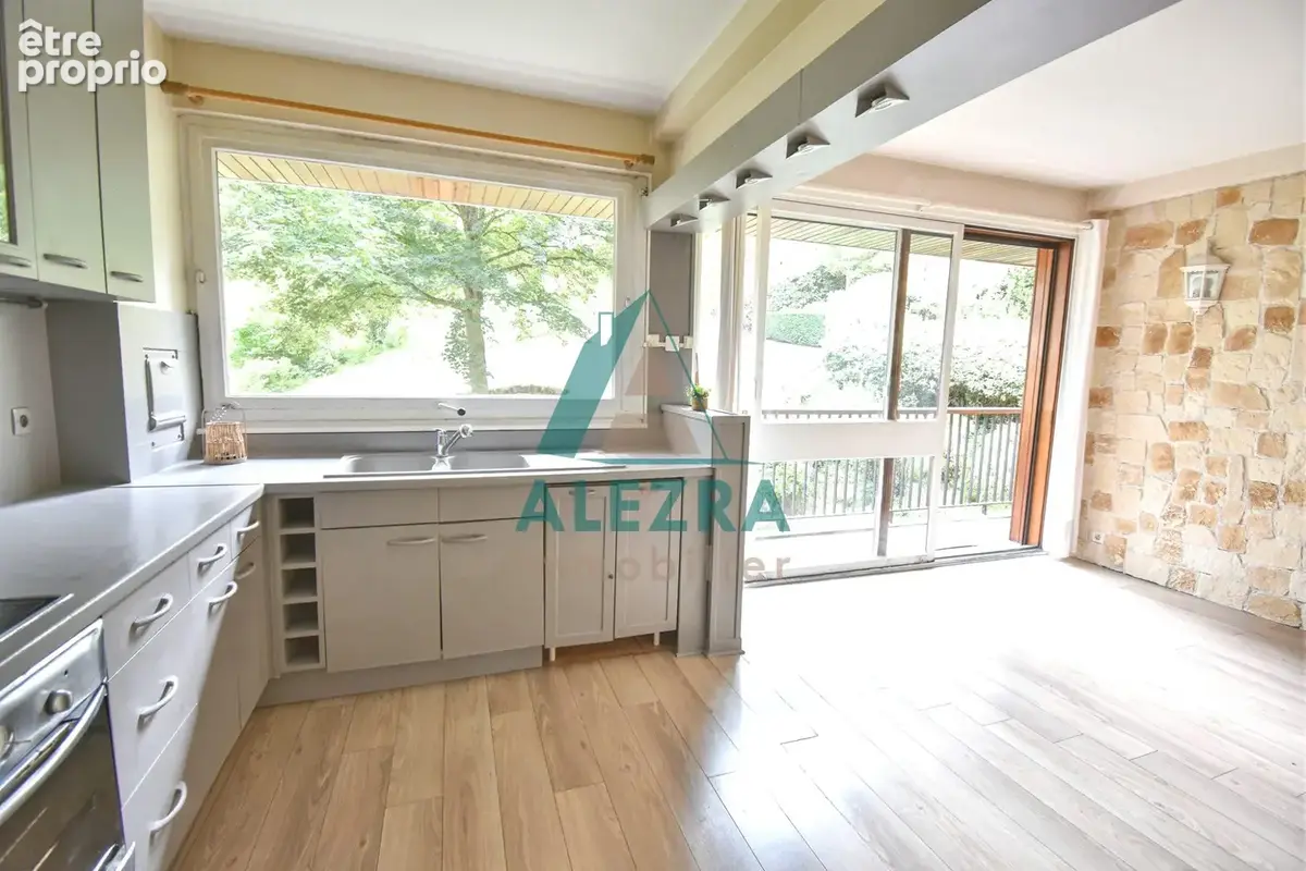 Appartement 3 pièces 56 m² à vendre à La Celle-Saint-Cloud (78170) - photo 2
