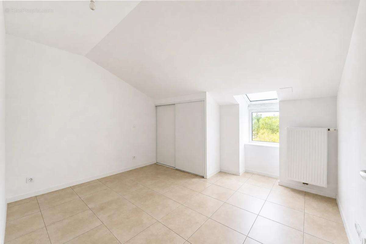 Appartement T4 lumineux avec balcon à Bassens - photo 11